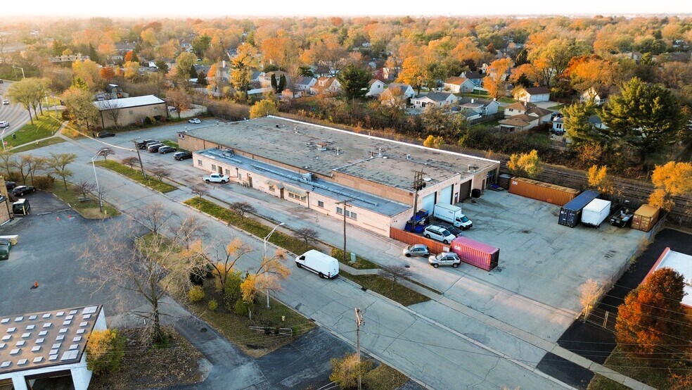 More Photos Of 600-612 E Western Ave, Lombard Manufacturing For Lease