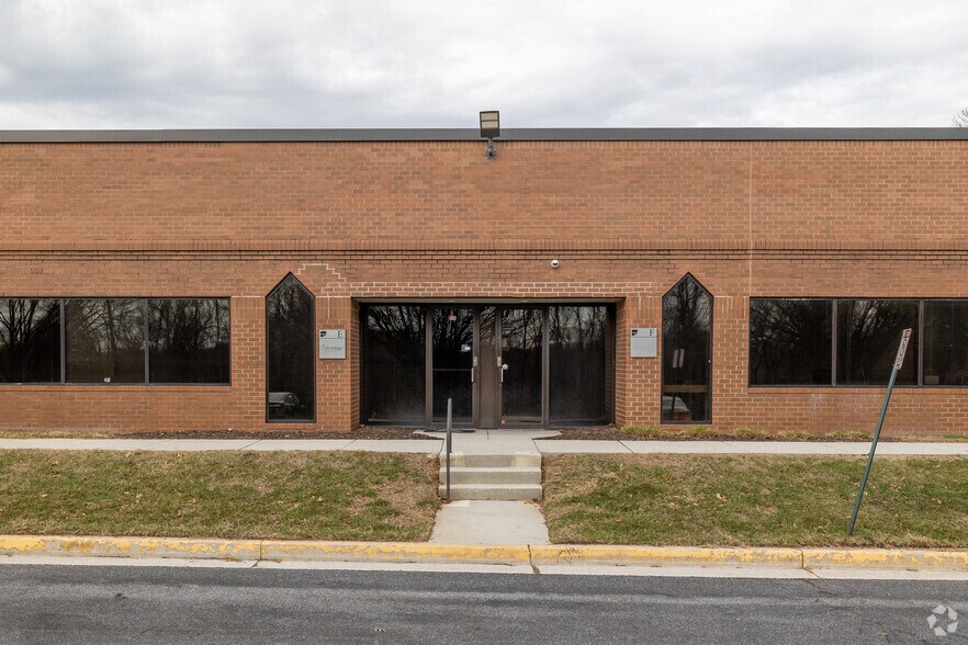 More Photos Of 11421 Cronhill Dr, Owings Mills Light Manufacturing For Lease