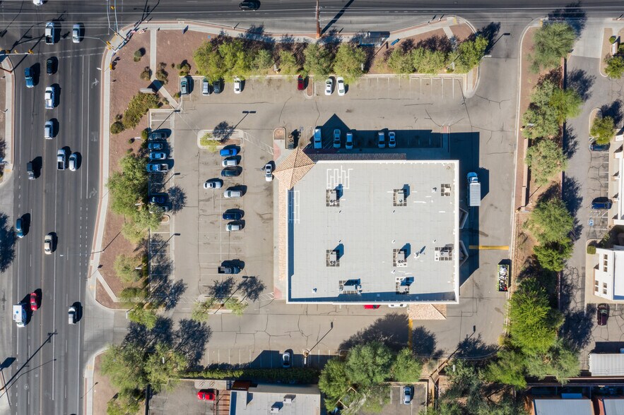 More Photos Of 3180 N Campbell Ave, Tucson Drugstore For Sale