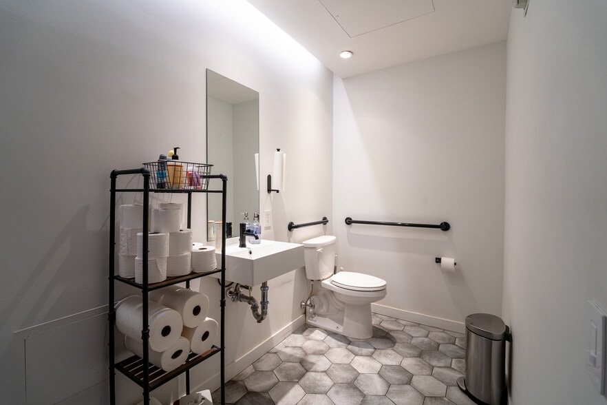 More Photos Of 85 Fifth Ave, New York Office For Sale