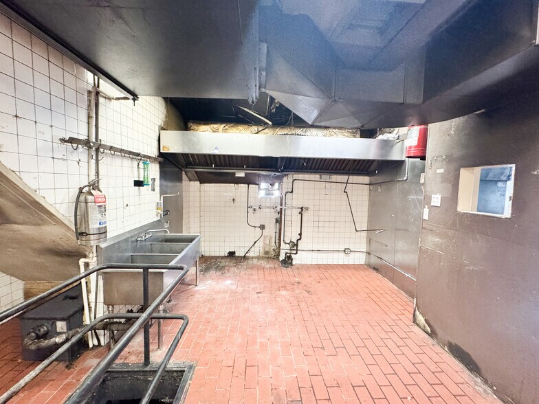 More Photos Of 2339 Astoria Blvd, Long Island City Apartments For Lease