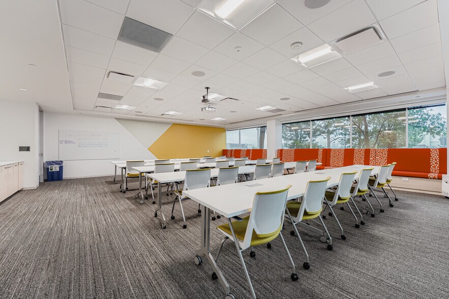 More Photos Of 13900 E Harvard Ave, Aurora Office For Sale