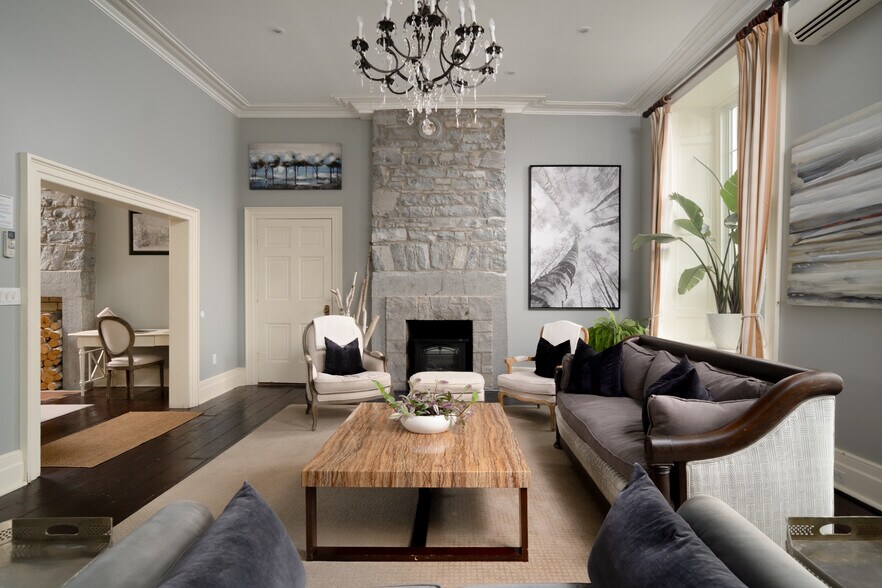 More Photos Of 8 Starr Pl, Kingston Hospitality For Sale