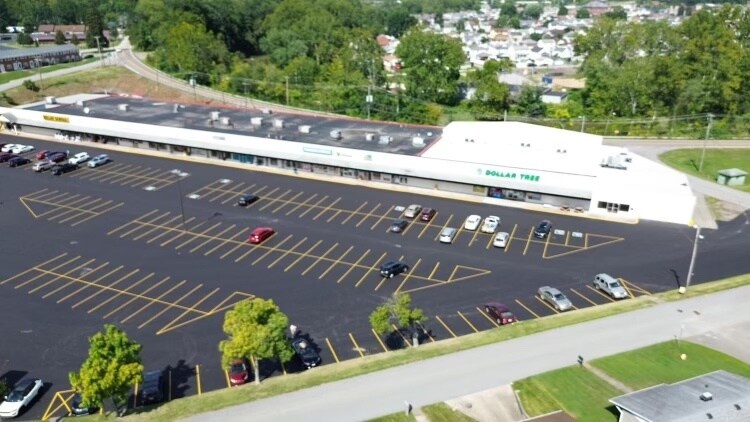 More Photos Of 149-175 E Cove Ave, Wheeling Storefront For Lease