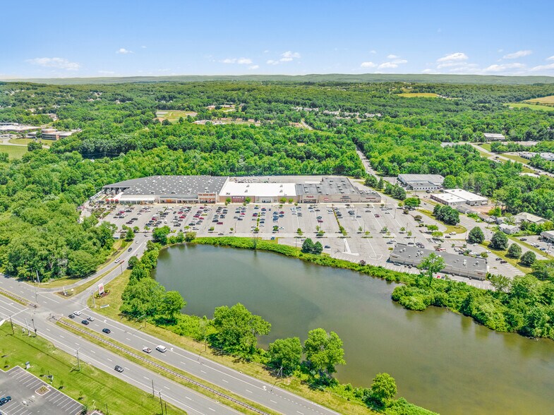 More Photos Of 225-273 Wilbur Cross Hwy, Berlin Unknown For Lease