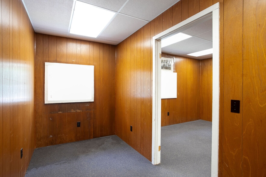 More Photos Of 395 Park St North, Great Barrington Warehouse For Sale