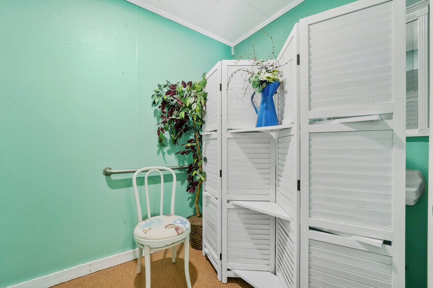 More Photos Of 2665 J Maddy Pky, Interlochen Storefront For Sale