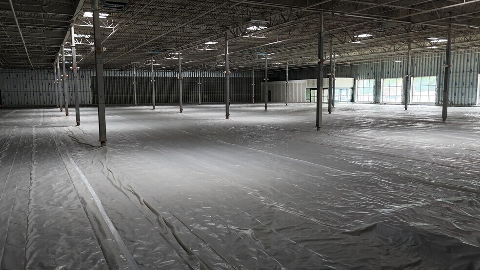More Photos Of 5430 W Broad St, Richmond Freestanding For Lease