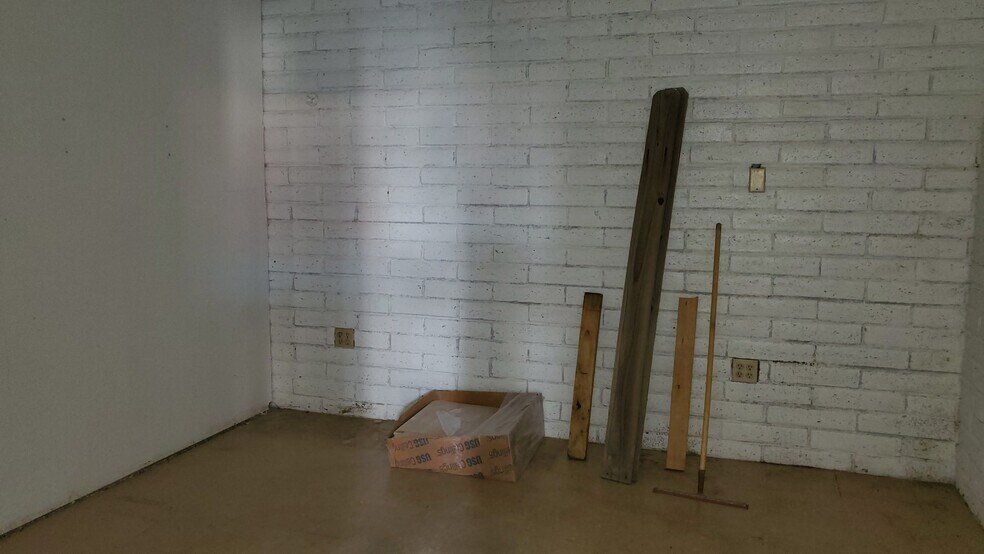 More Photos Of 2115 61st St, Galveston Storefront Retail Office For Lease