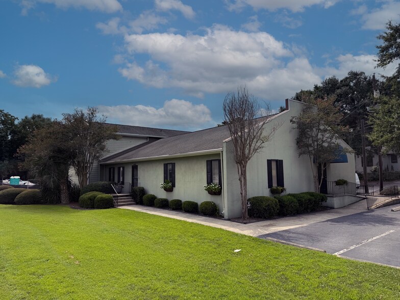 More Photos Of 2320 Cosgrove Ave, North Charleston Office Residential For Sale