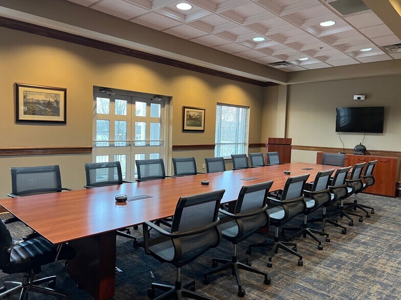 More Photos Of 6501 Kingston Pike, Knoxville Bank For Lease