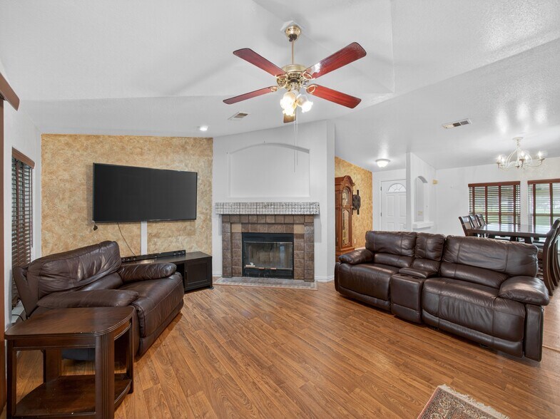 More Photos Of 279 Highline Dr, Bastrop Land For Sale
