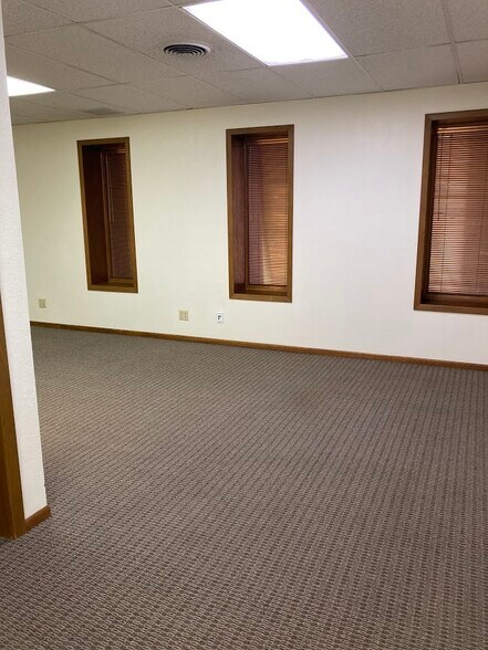 More Photos Of 122 E Sioux Ave, Pierre Office For Lease