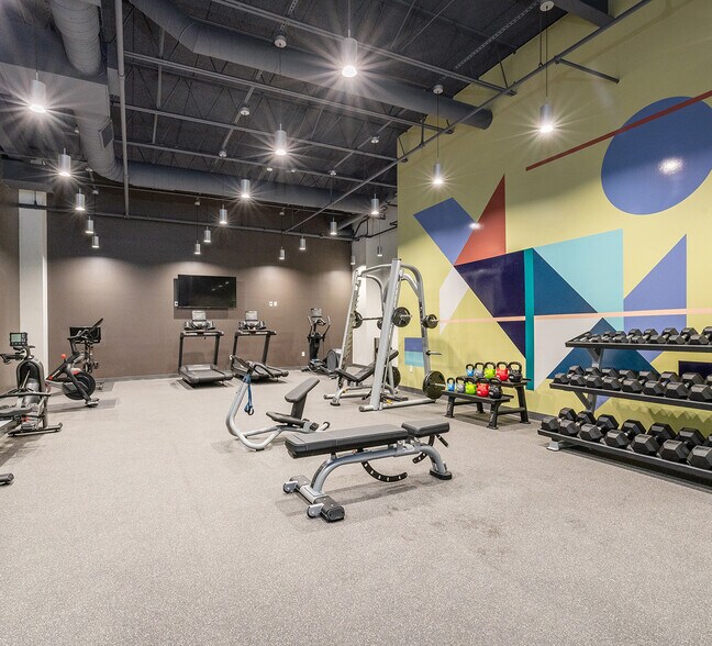 More Photos Of 500 Virginia Dr, Fort Washington Flex For Lease