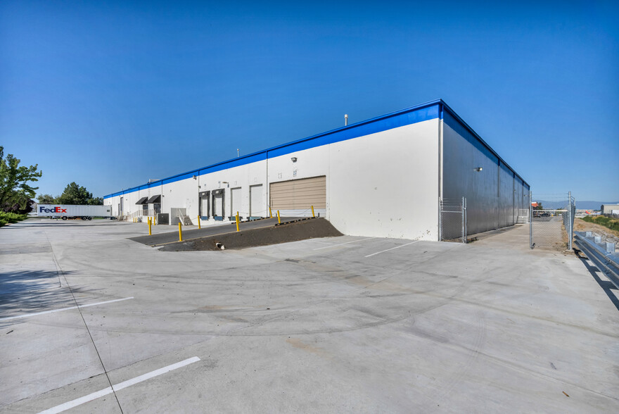 More Photos Of 575-585 Reactor Way, Reno Distribution For Lease
