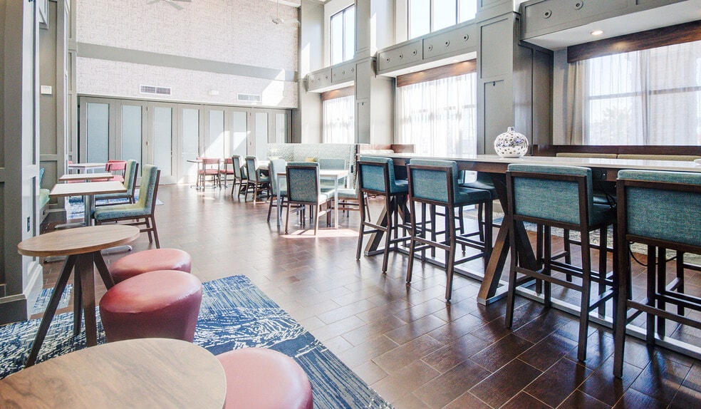 More Photos Of 4617 7th St, Bay City Hotel For Sale