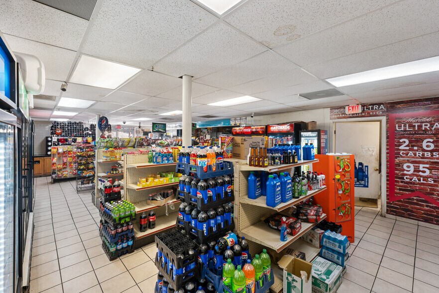 More Photos Of 943 W Westfield Ave, Porterville Service Station For Sale