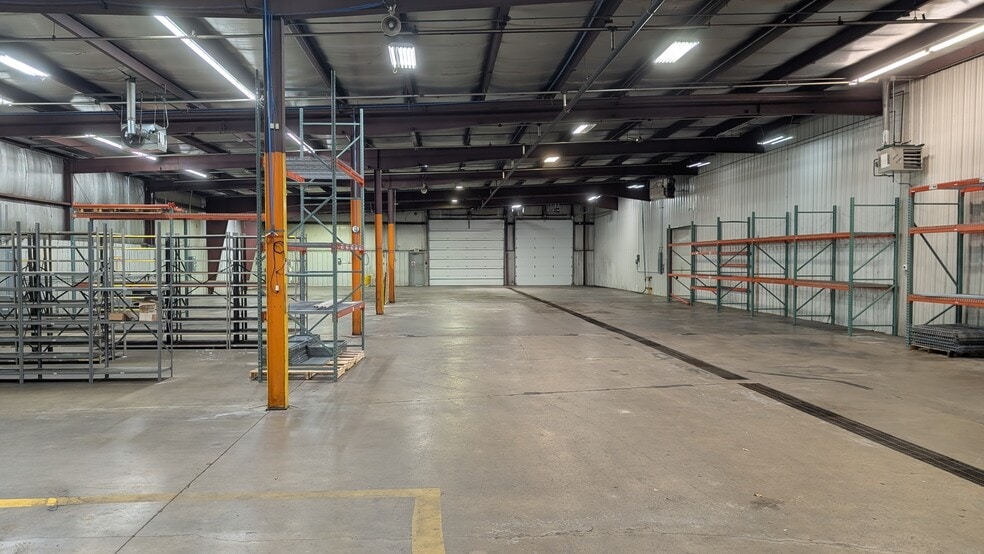 More Photos Of 2721 Hemstock St, La Crosse Warehouse For Sale