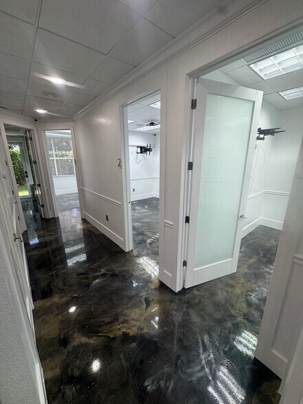 More Photos Of 13730 Cypress Terrace Cir, Fort Myers Medical For Sale