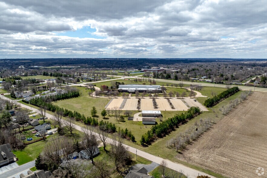 More Photos Of 801 W Rockton Rd, Rockton Research And Development For Sale