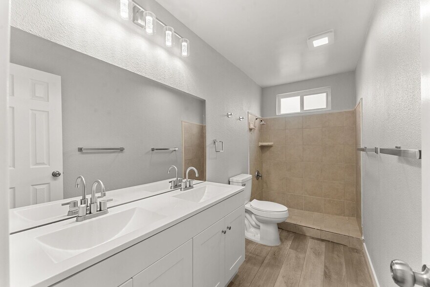More Photos Of 320 Willie James Jones Ave, San Diego Apartments For Sale