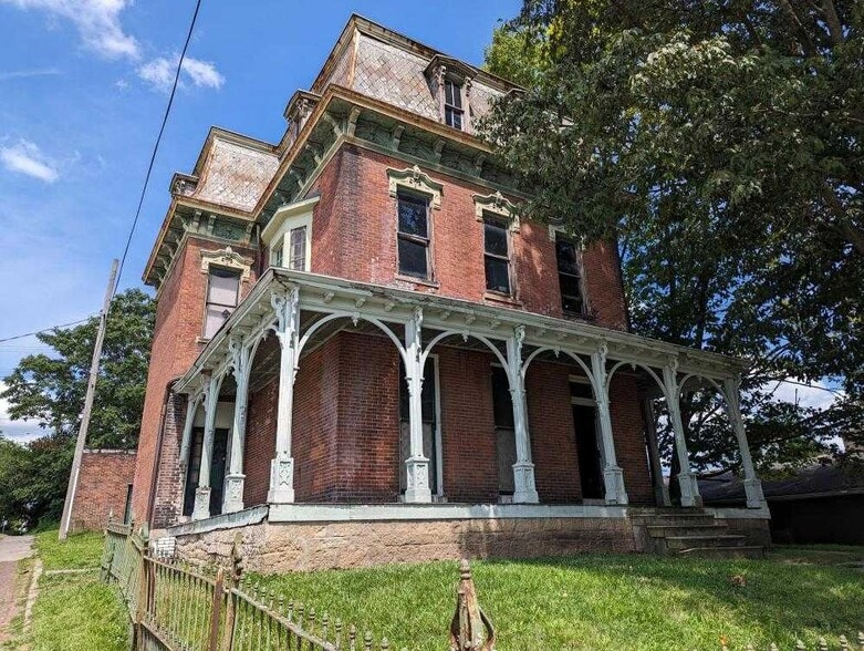 More Photos Of 411 S Limestone St, Springfield Apartments For Sale