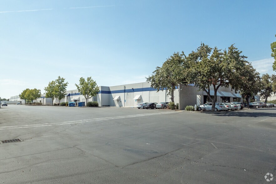 More Photos Of 1065 National Dr, Sacramento Warehouse For Lease