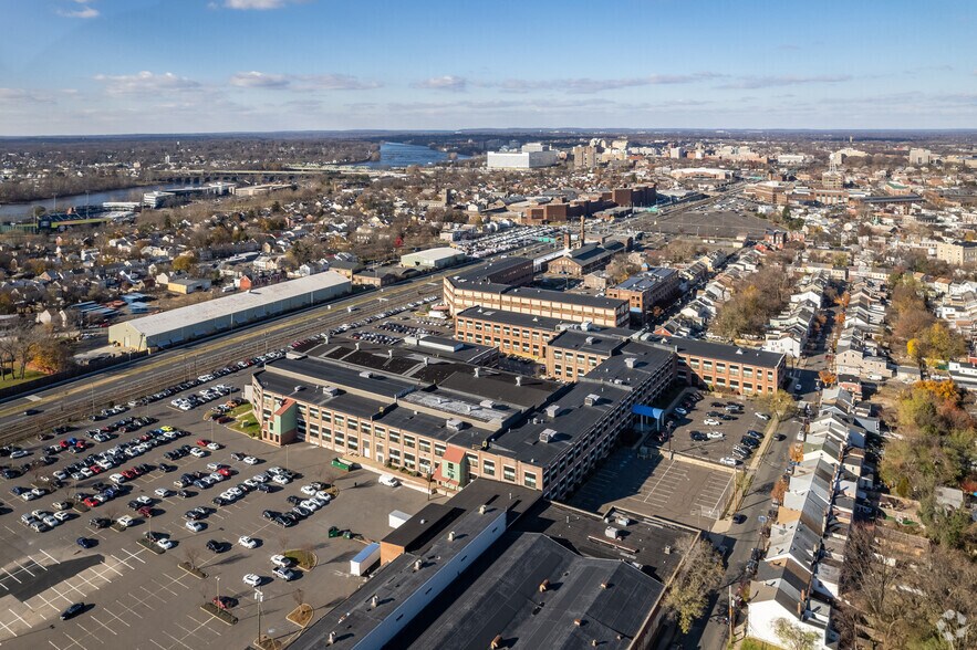 More Photos Of 171 Jersey St, Trenton Light Distribution For Lease