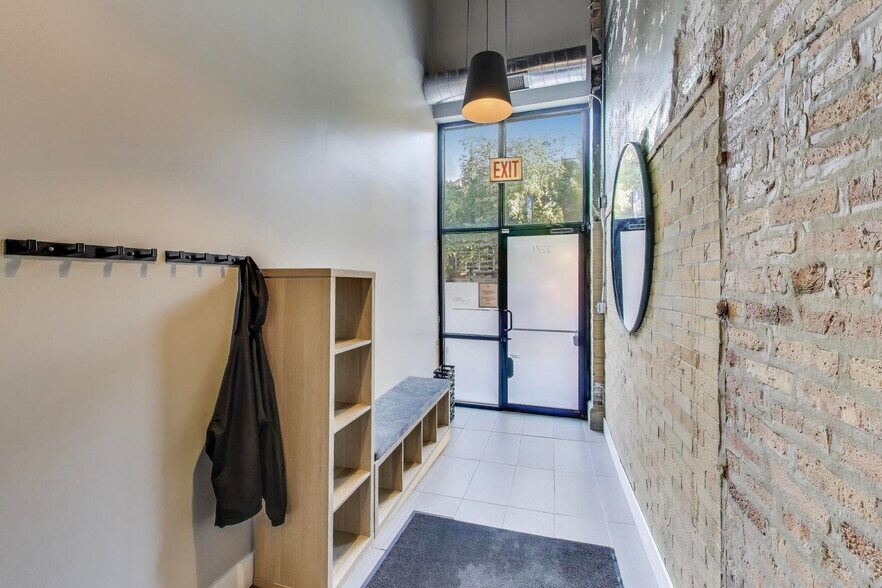 More Photos Of 3271 W Armitage Ave, Chicago Coworking Space