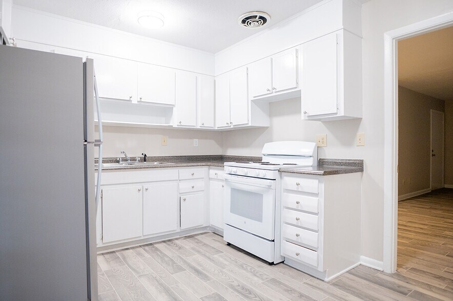 More Photos Of 2109 Elvira St, Fayetteville Apartments For Sale