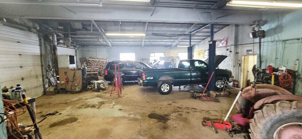 More Photos Of 565 Charcoal Rd, Stamford Warehouse For Sale