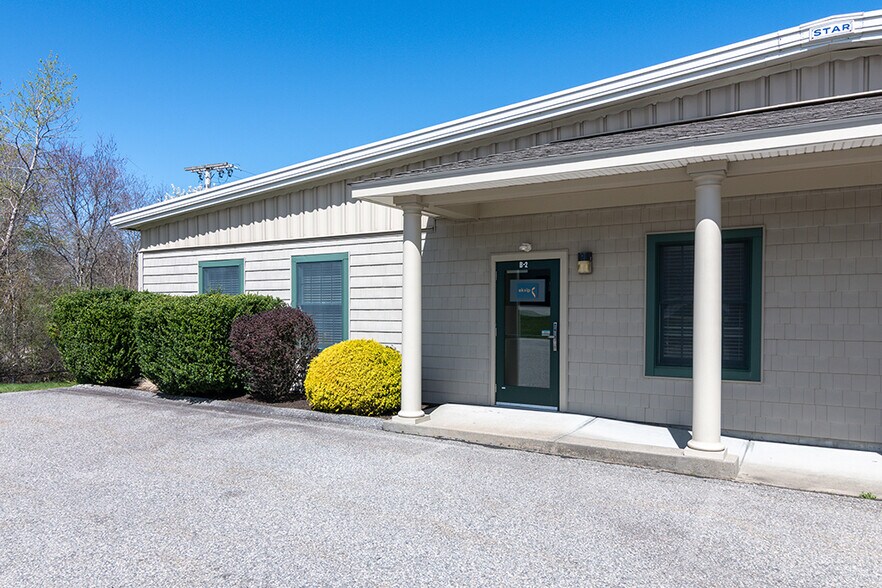 More Photos Of 376 Dry Bridge Rd, North Kingstown Warehouse For Sale
