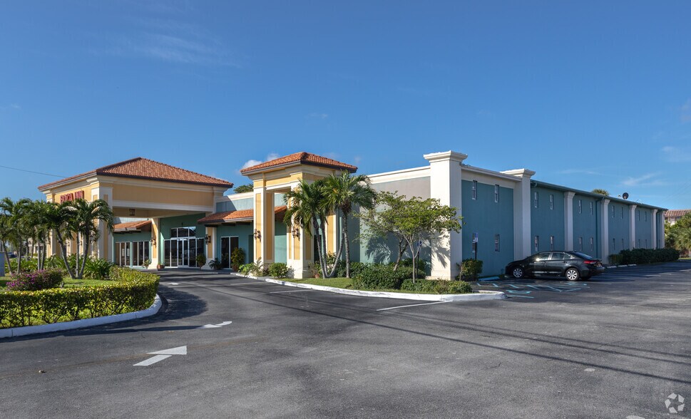 More Photos Of 1801 N Federal Hwy, Boca Raton Hotel For Lease