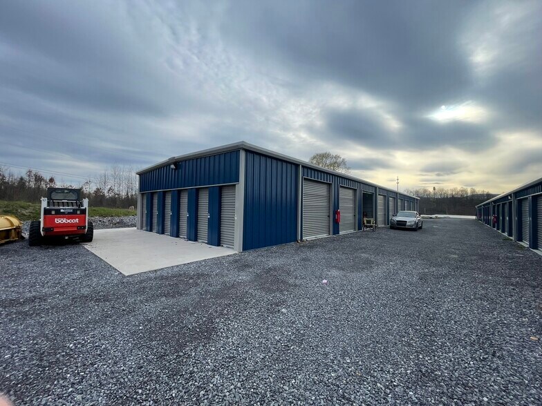 More Photos Of 1122 Amelia Ave, Altoona Self Storage For Sale