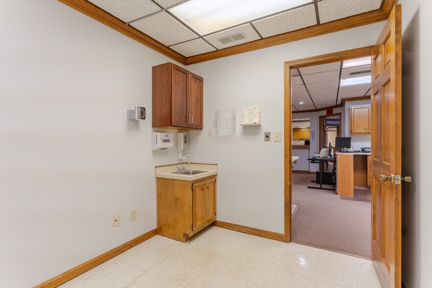 More Photos Of 2816 Veach Rd, Owensboro Medical For Sale
