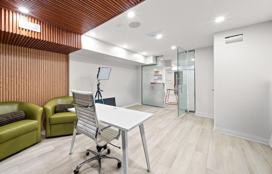 More Photos Of 6461 Mayfield Rd, Brampton Office For Sale