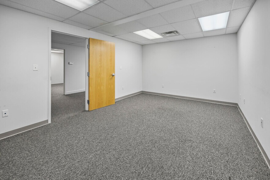 More Photos Of 314 Chris Gaupp Dr, Galloway Medical For Lease