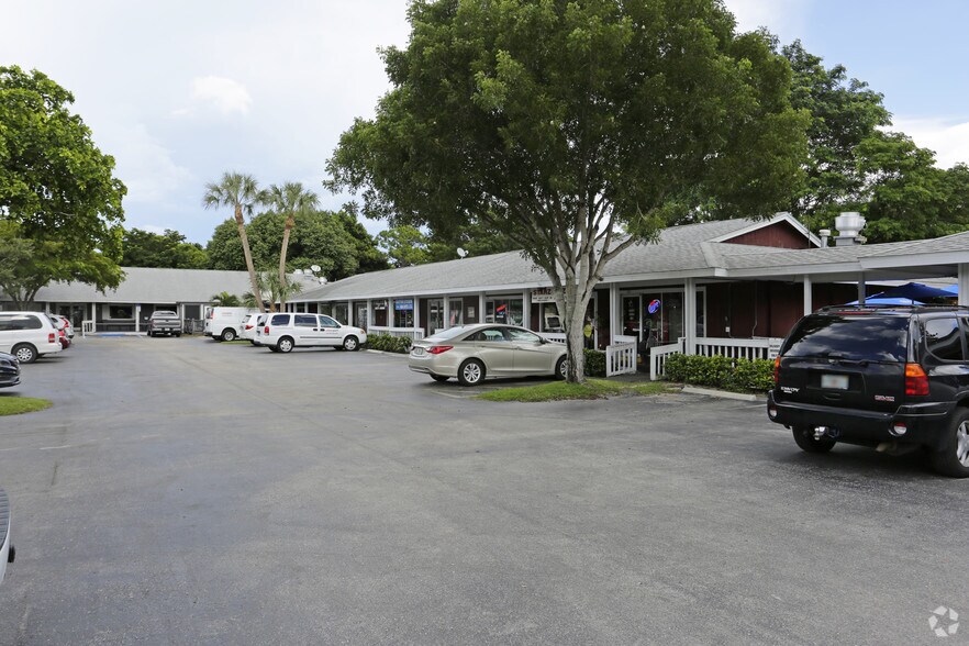 More Photos Of 16681 Mcgregor Blvd, Fort Myers Unknown For Lease