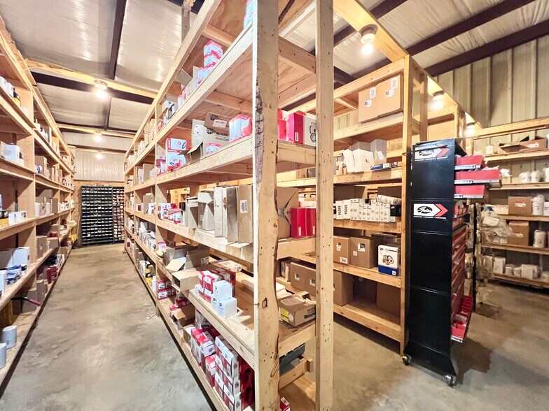 More Photos Of 11660 Highway 96, Millport Auto Repair For Lease