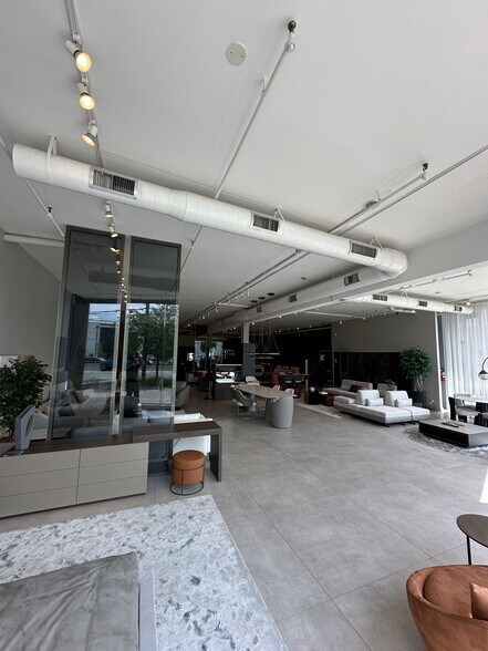 More Photos Of 68 Route 17, Paramus Freestanding For Lease