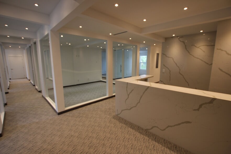 More Photos Of 525 Clematis St, West Palm Beach Office For Lease