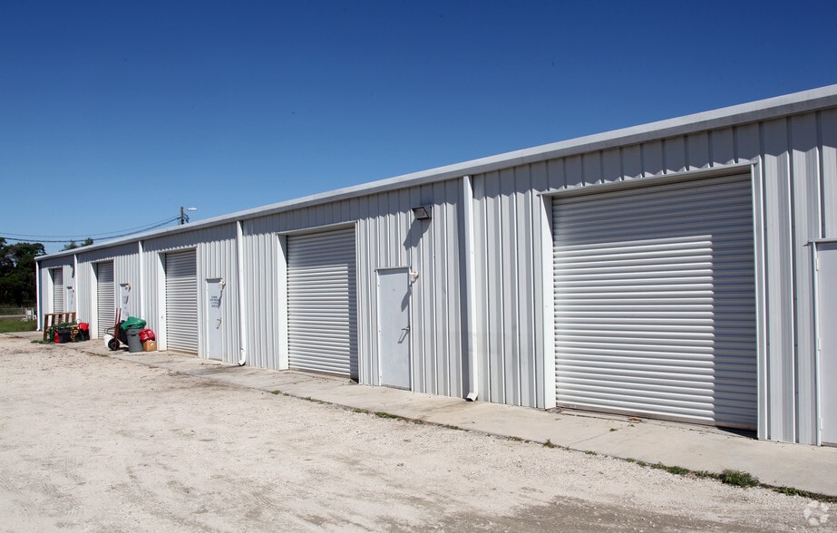 Primary Photo Of 1808 Turkey Creek Rd, Plant City Warehouse For Lease