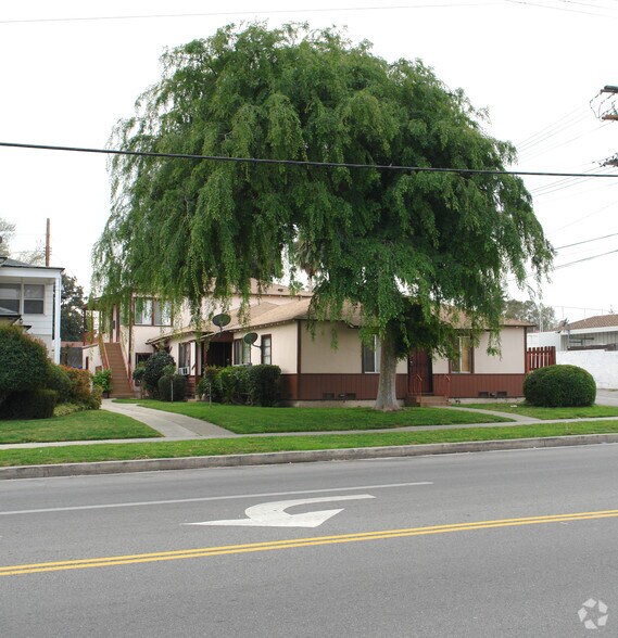 Primary Photo Of 12036 Magnolia Blvd, Valley Village Apartments For Sale