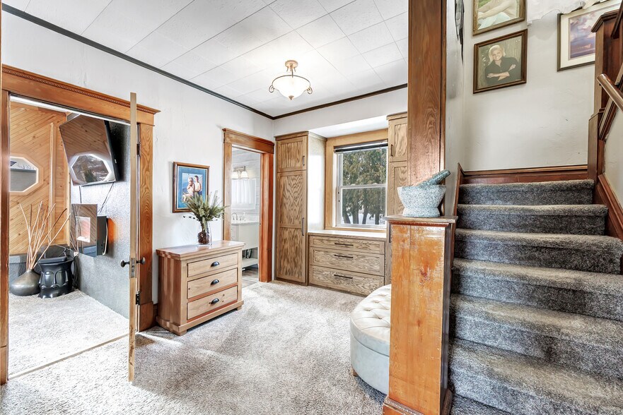 More Photos Of 513-529 Duluth Ave, Sturgeon Bay, Sturgeon Bay General Retail For Sale