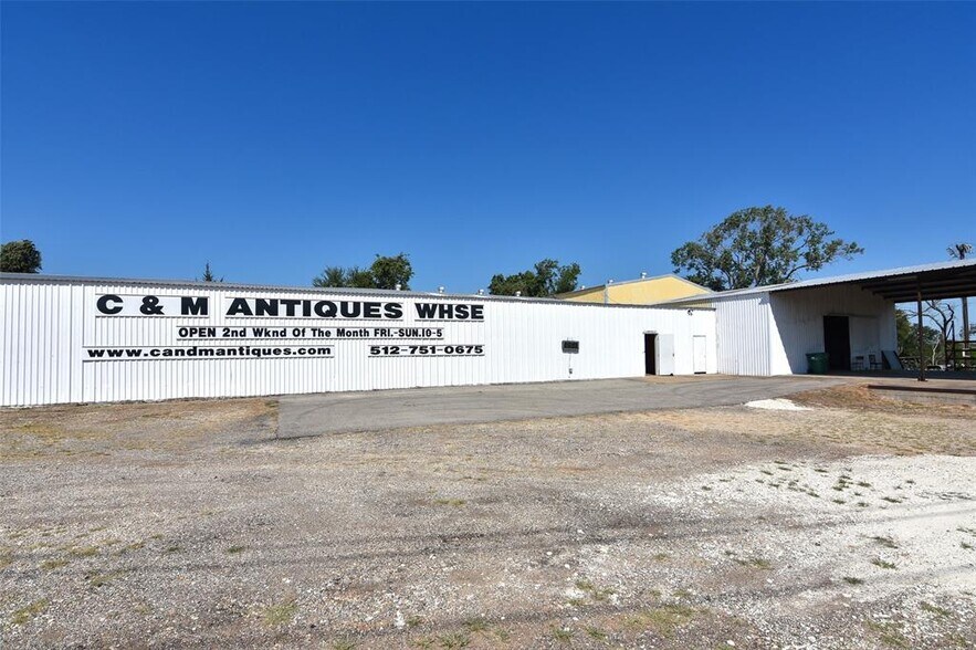 More Photos Of 3554 S Robinson Dr, Robinson Warehouse For Sale