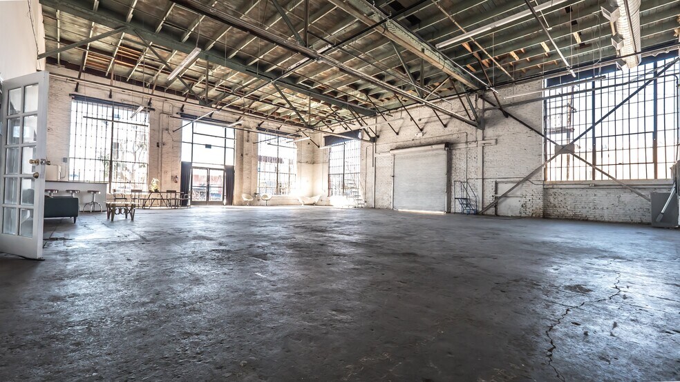 More Photos Of 6000 Avalon Blvd, Los Angeles Warehouse For Lease
