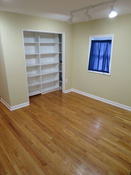 More Photos Of 1977 Dundee Dr, Winter Park Medical For Sale