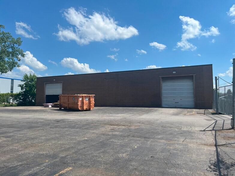 More Photos Of 3750 Stern Ave, St Charles Warehouse For Sale