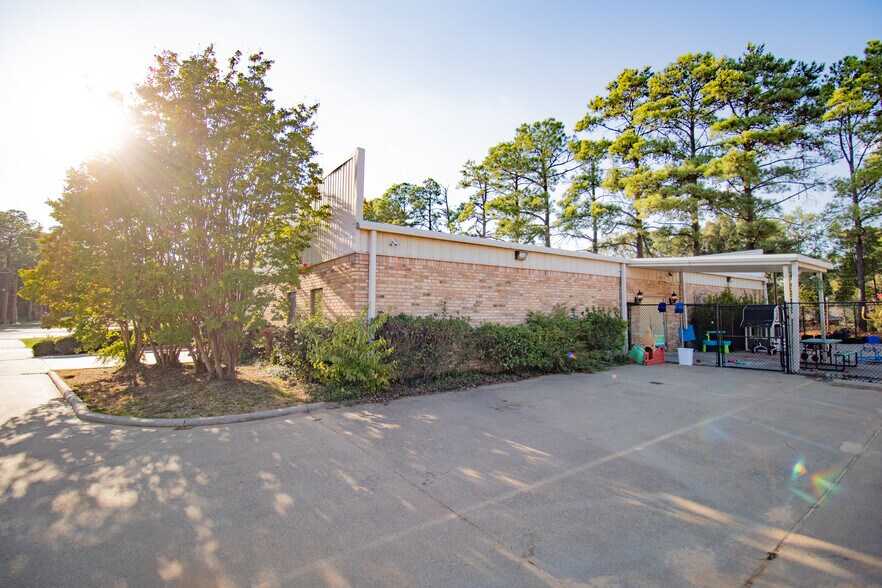 More Photos Of 1315 S Palestine St, Athens Daycare Center For Lease