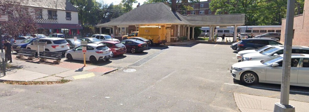 More Photos Of 11882 Metropolitan Ave, Kew Gardens Office For Sale